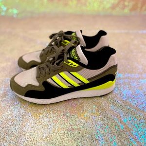Men’s/Unisex Adidas Sneakers